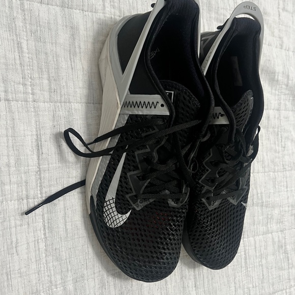 Nike Metcon 6 Flyease size 10.5. Pre owned - Picture 3 of 5
